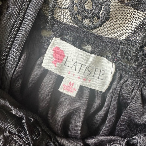 Lace romper with back zipper - Picture 7 of 8